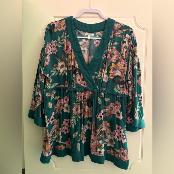 NWOT Maurice’s Floral Bell Sleeve Blouse Small - Picture 3 of 3